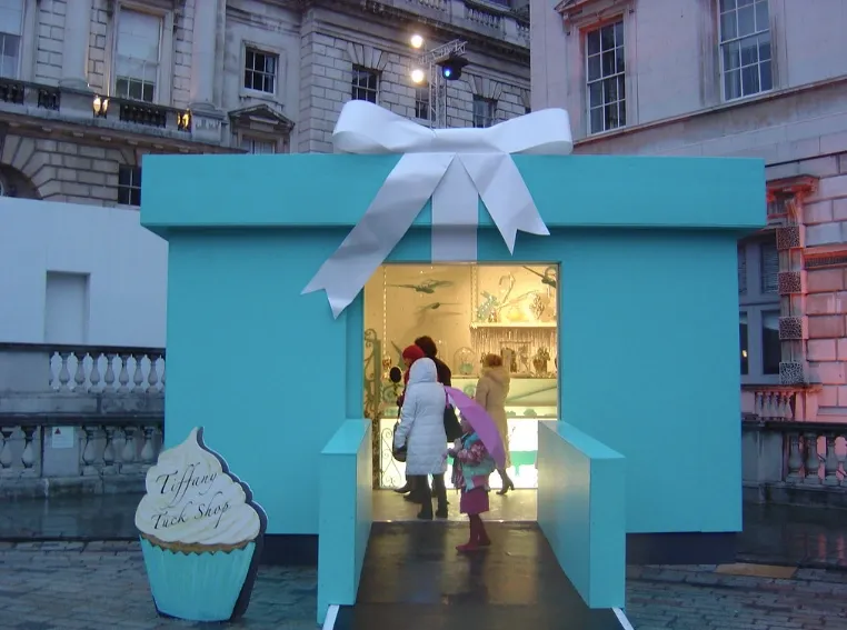Pop Up store di Tiffany, a forma dell’iconica 